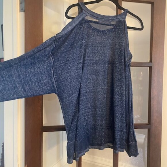 Free People We the Free Chill Out Long Sleeve Cold Shoulder Top , Size Large - Picture 8 of 9